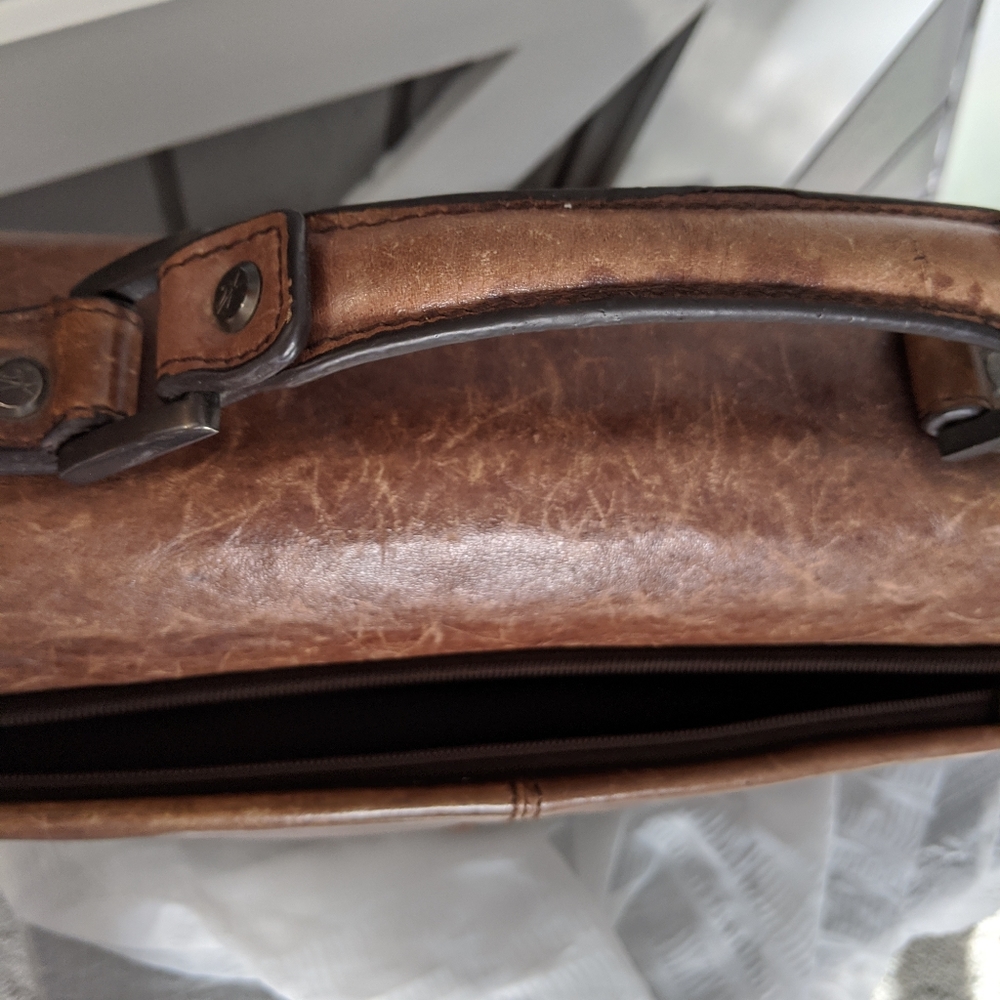 Kenneth Cole Briefcase - Picture 3 of 9